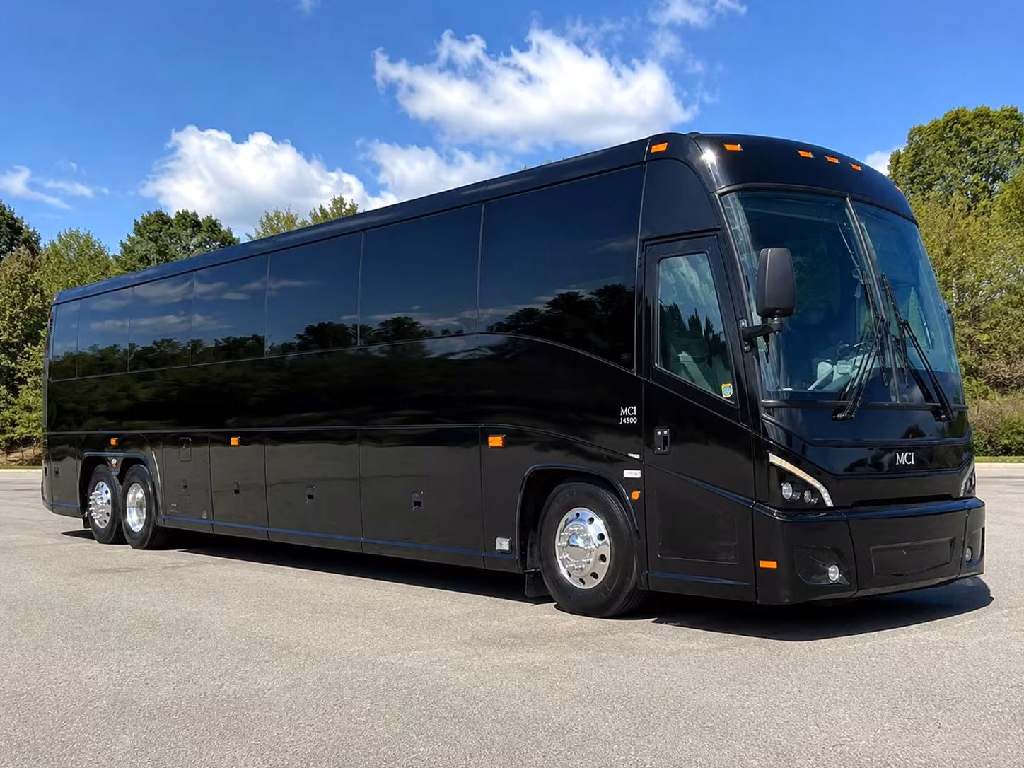 charter buses for avondale sports teams races and fan groups headed to state farm stadium